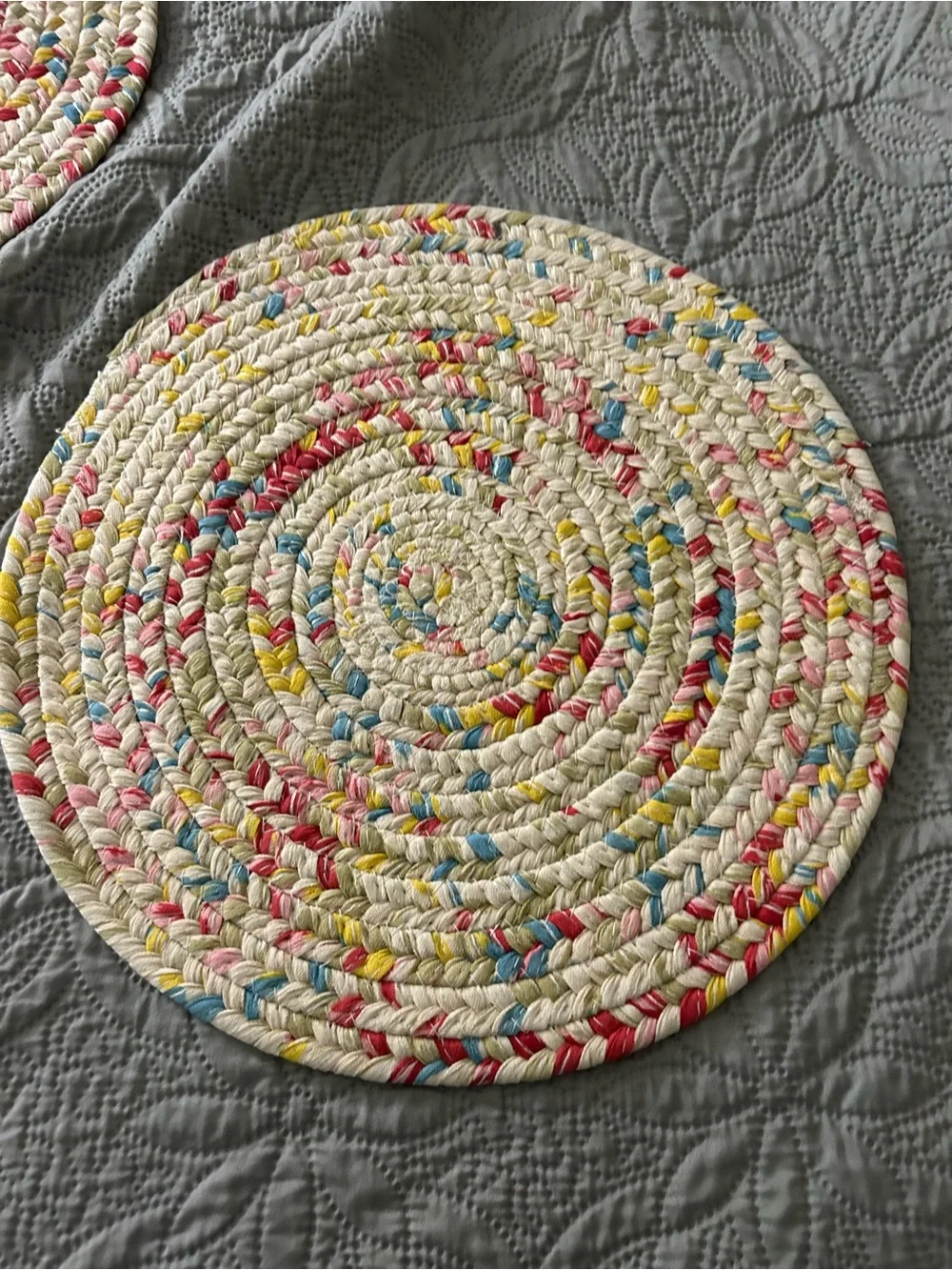 The Pioneer Woman Sweet Rose Braided Placemat .. Set Of Four.